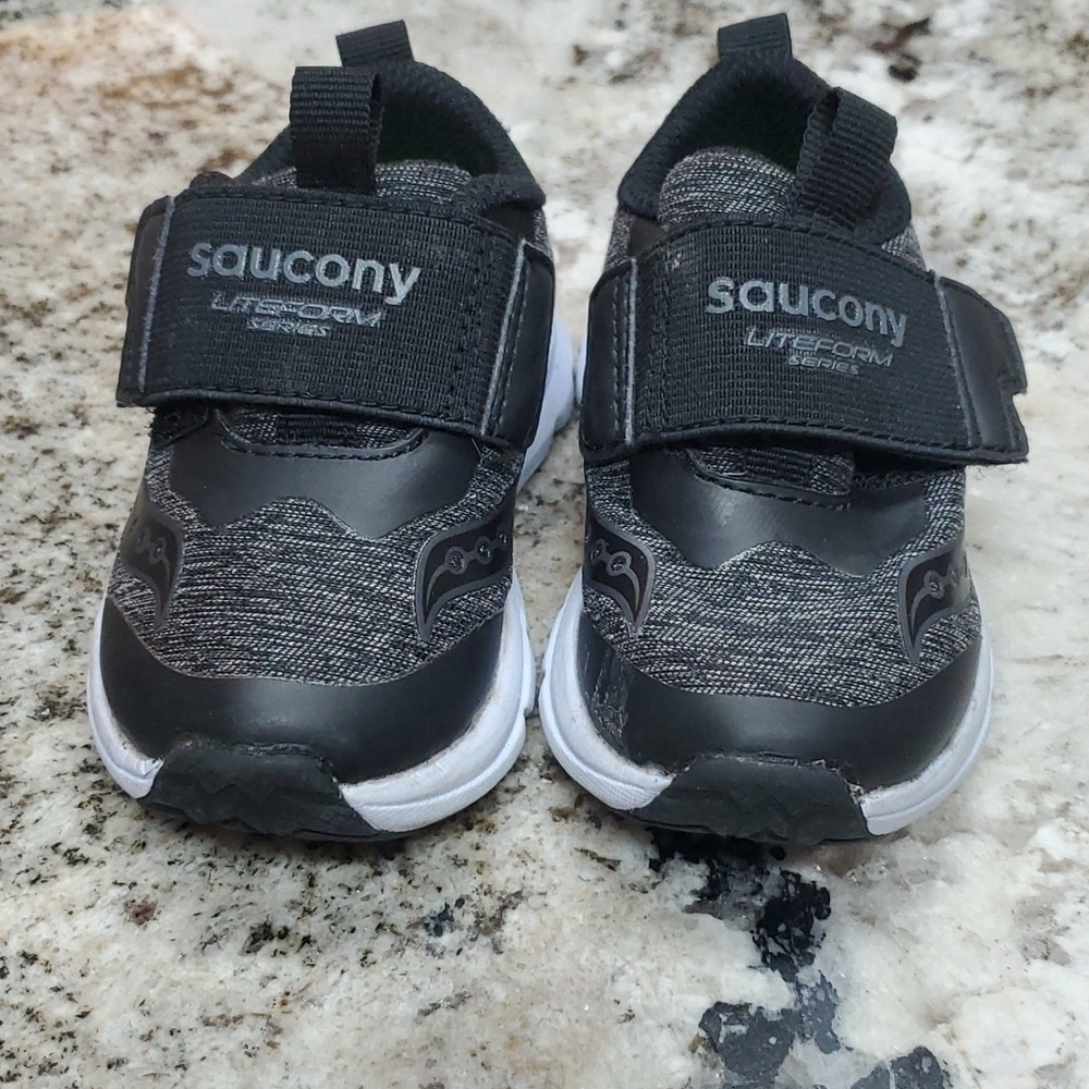 Saucony Shoes Lifeforms Size 4 XW - Picture 2 of 9